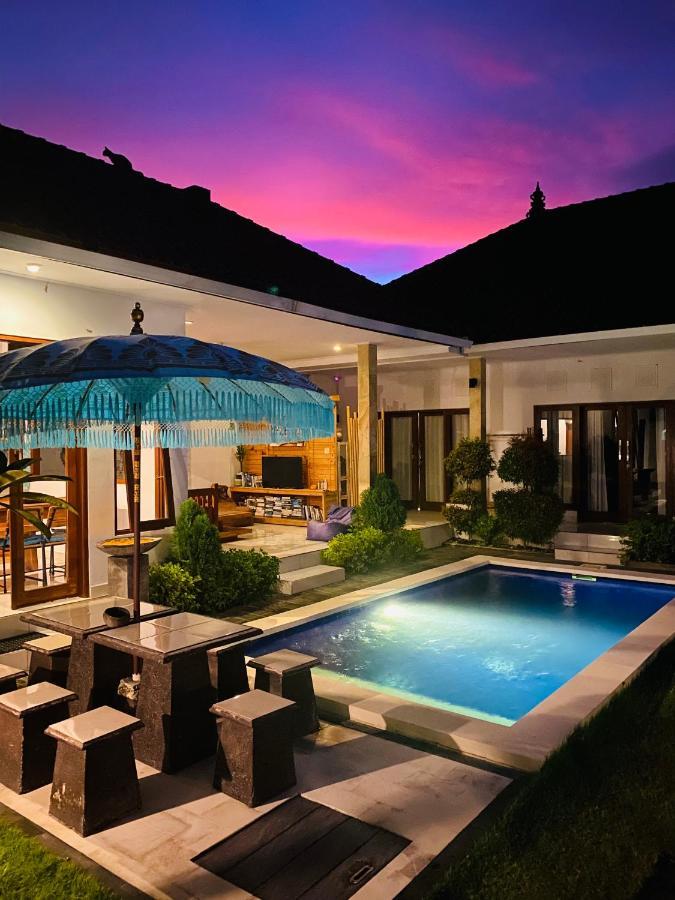 Villa Pintu Biru *