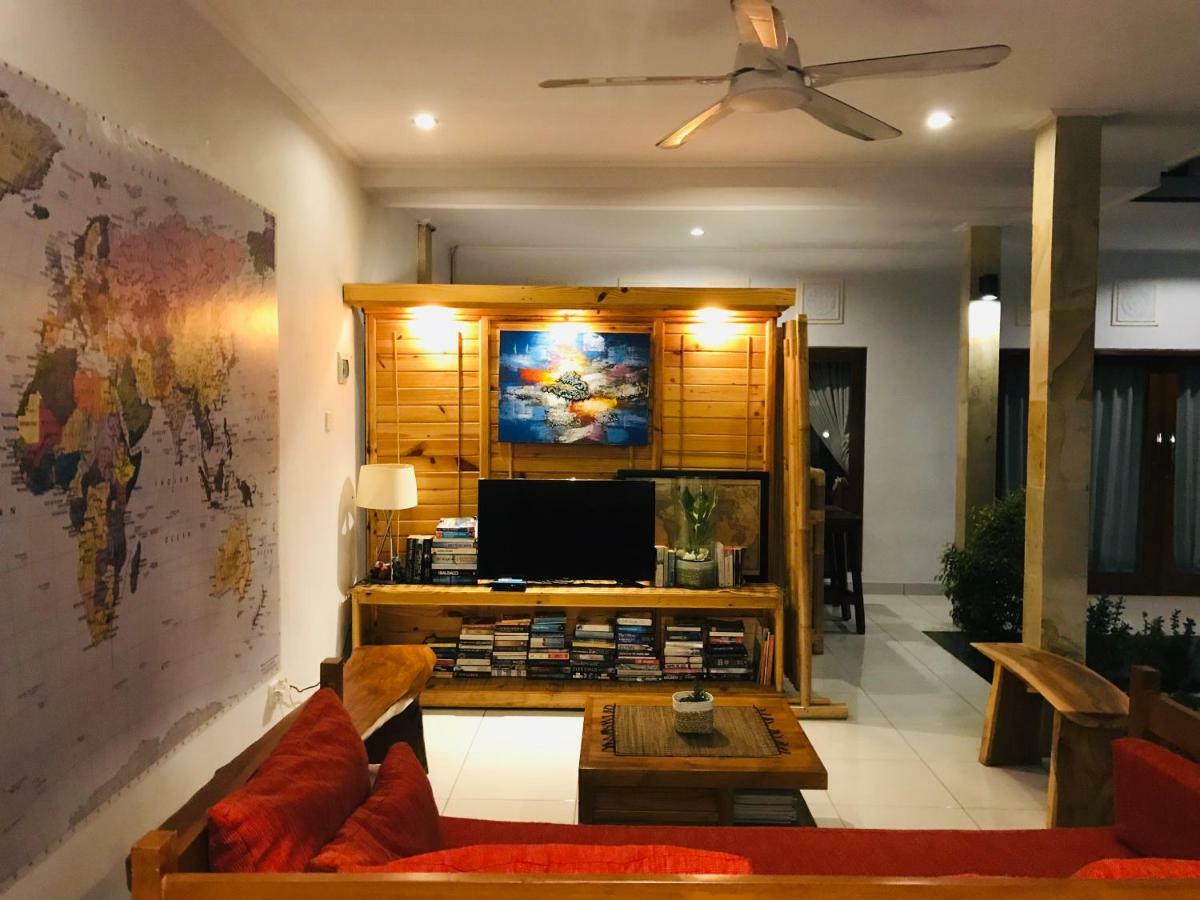 Pintu Biru Villa
