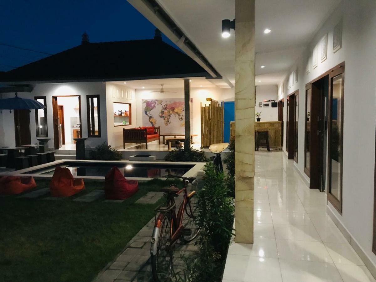 Pintu Biru Villa *