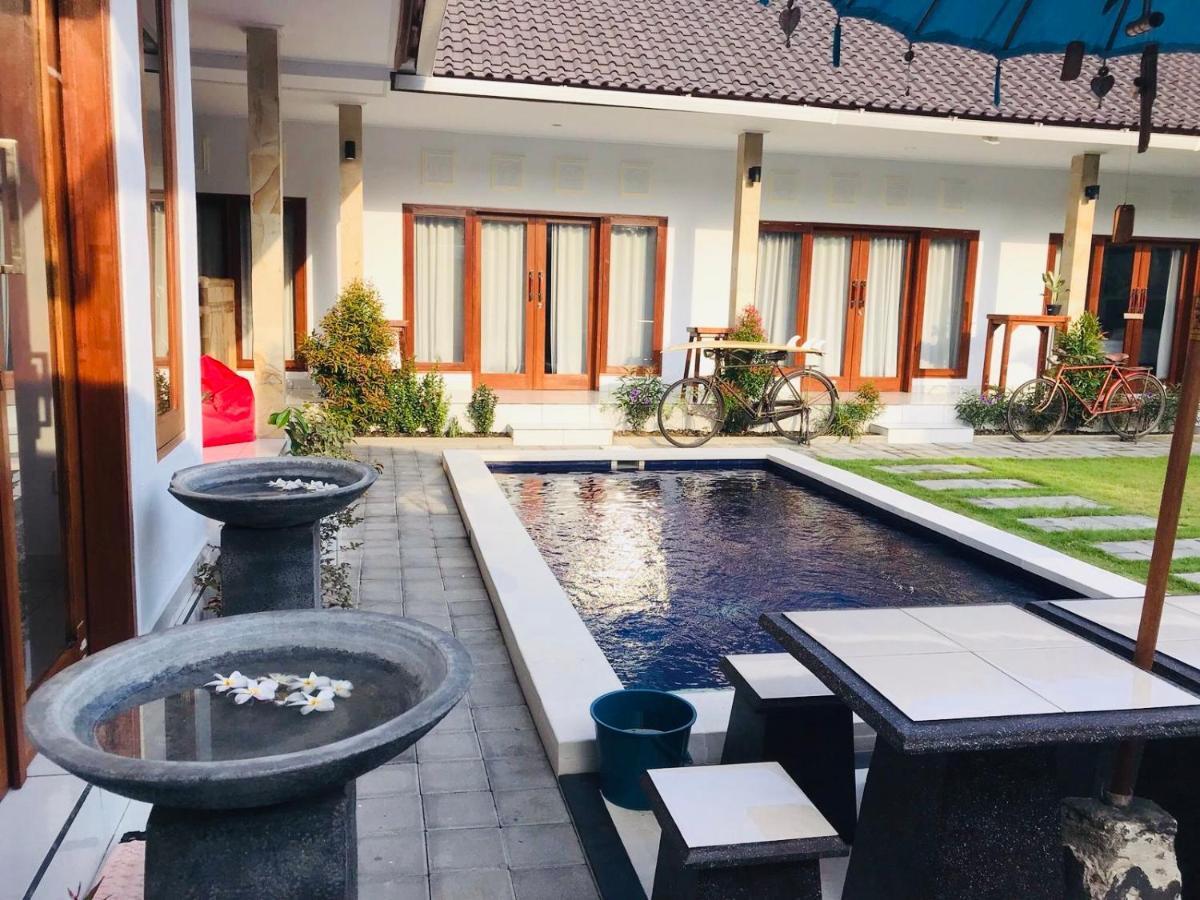 Pintu Biru Villa